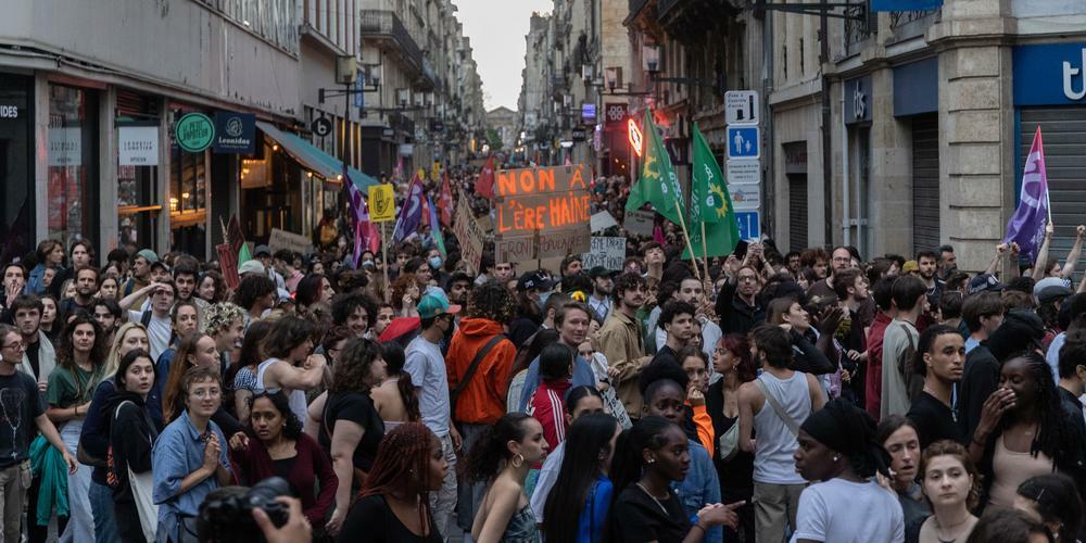 Pas de RN à Matignon   -   Des milliers de manifestants contre la perspective d’un RN au pouvoir - Page 4 88f80d90d705c0624d03a588484ee4e7